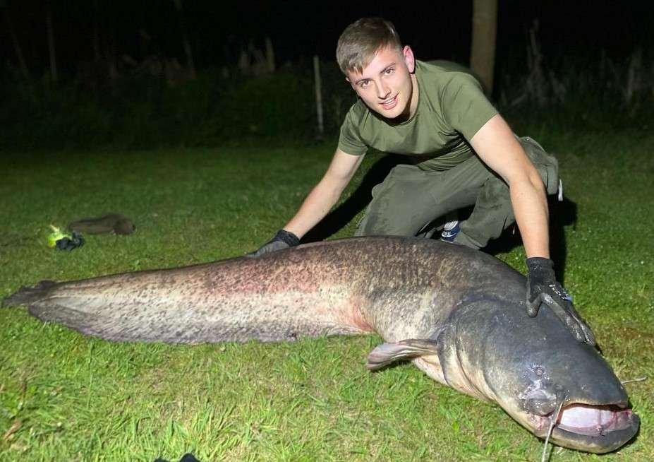 carp fishing holiday france